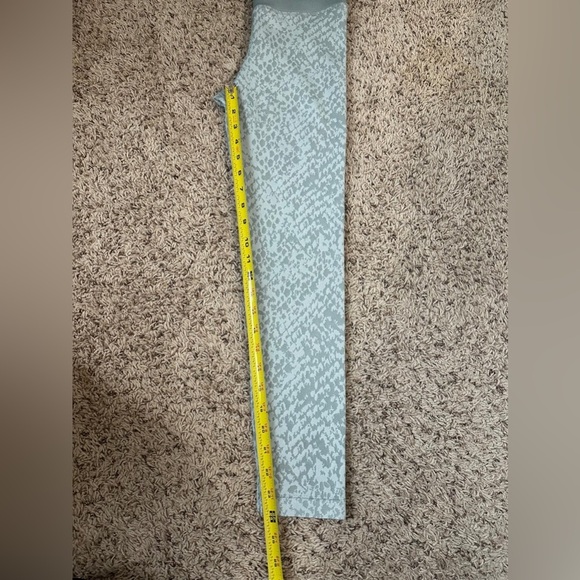 OFFLINE by Aerie Seamless Snake Leggings 7/8 Length High Waisted Salty Air Sz S - Picture 9 of 11